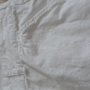 SAG HARBOR Embroidered Sport Petite Capris